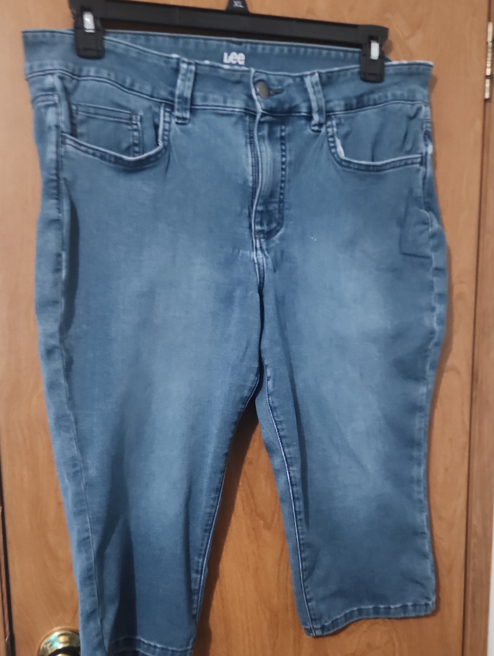 Lee Women’s Mid Blue Cropped Stretch Jeans